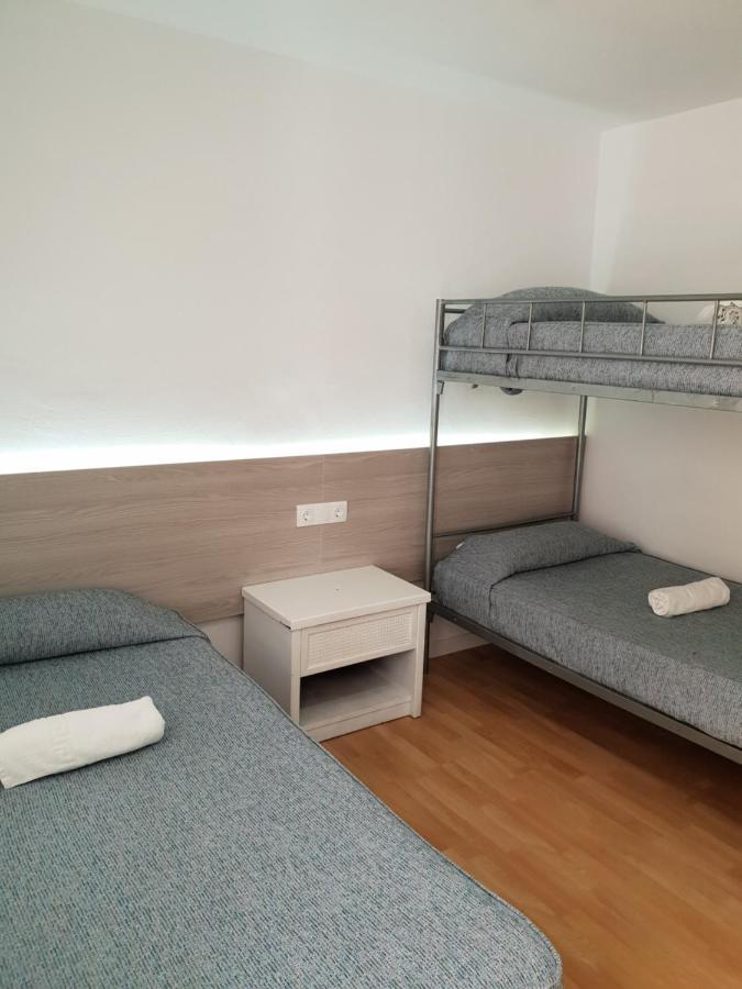Hostal Montsant Salou Exterior photo