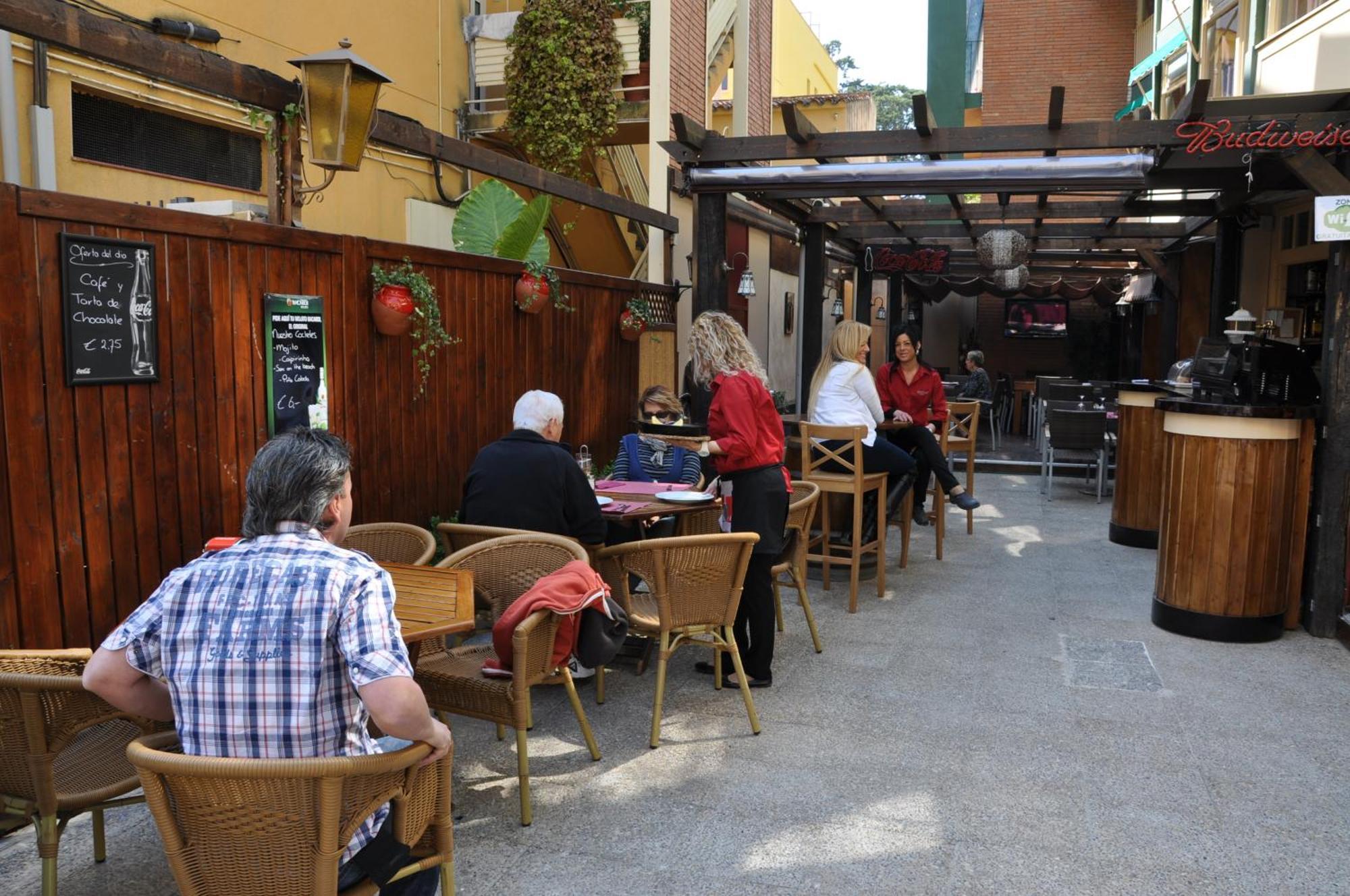 Hostal Montsant Salou Exterior photo