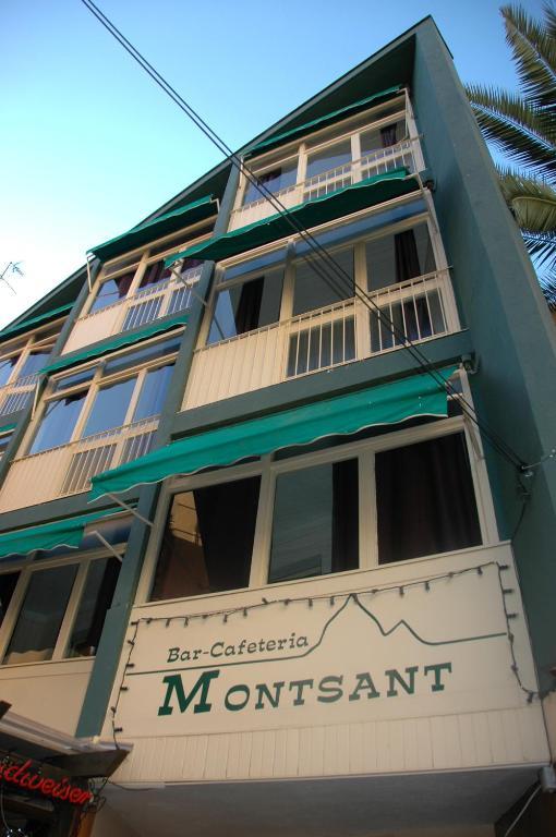 Hostal Montsant Salou Exterior photo