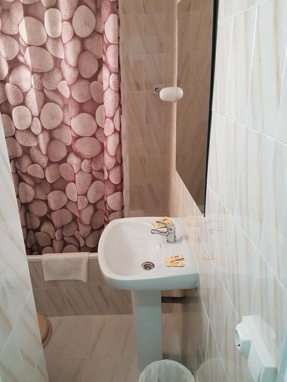 Hostal Montsant Salou Exterior photo