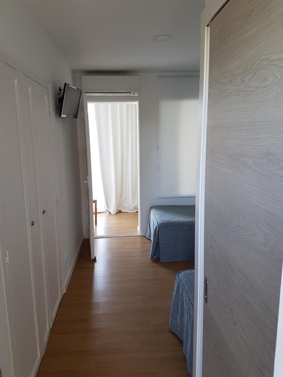 Hostal Montsant Salou Exterior photo