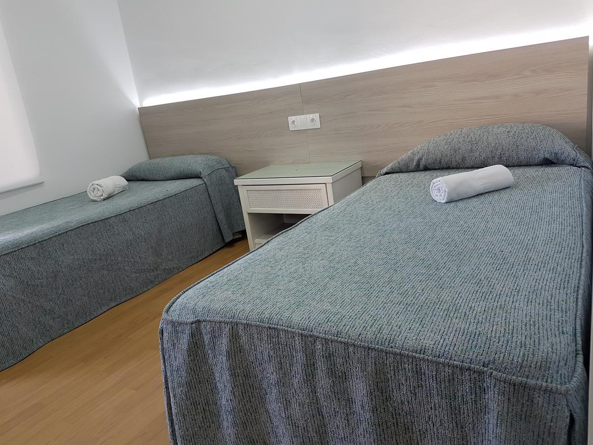 Hostal Montsant Salou Exterior photo