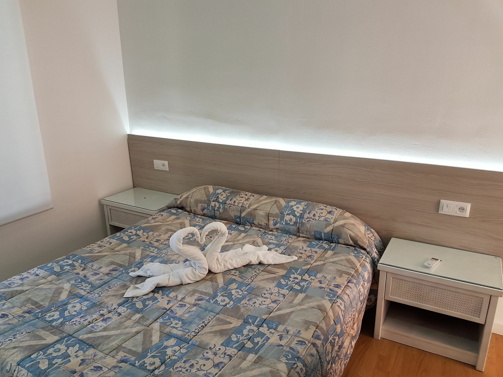 Hostal Montsant Salou Exterior photo