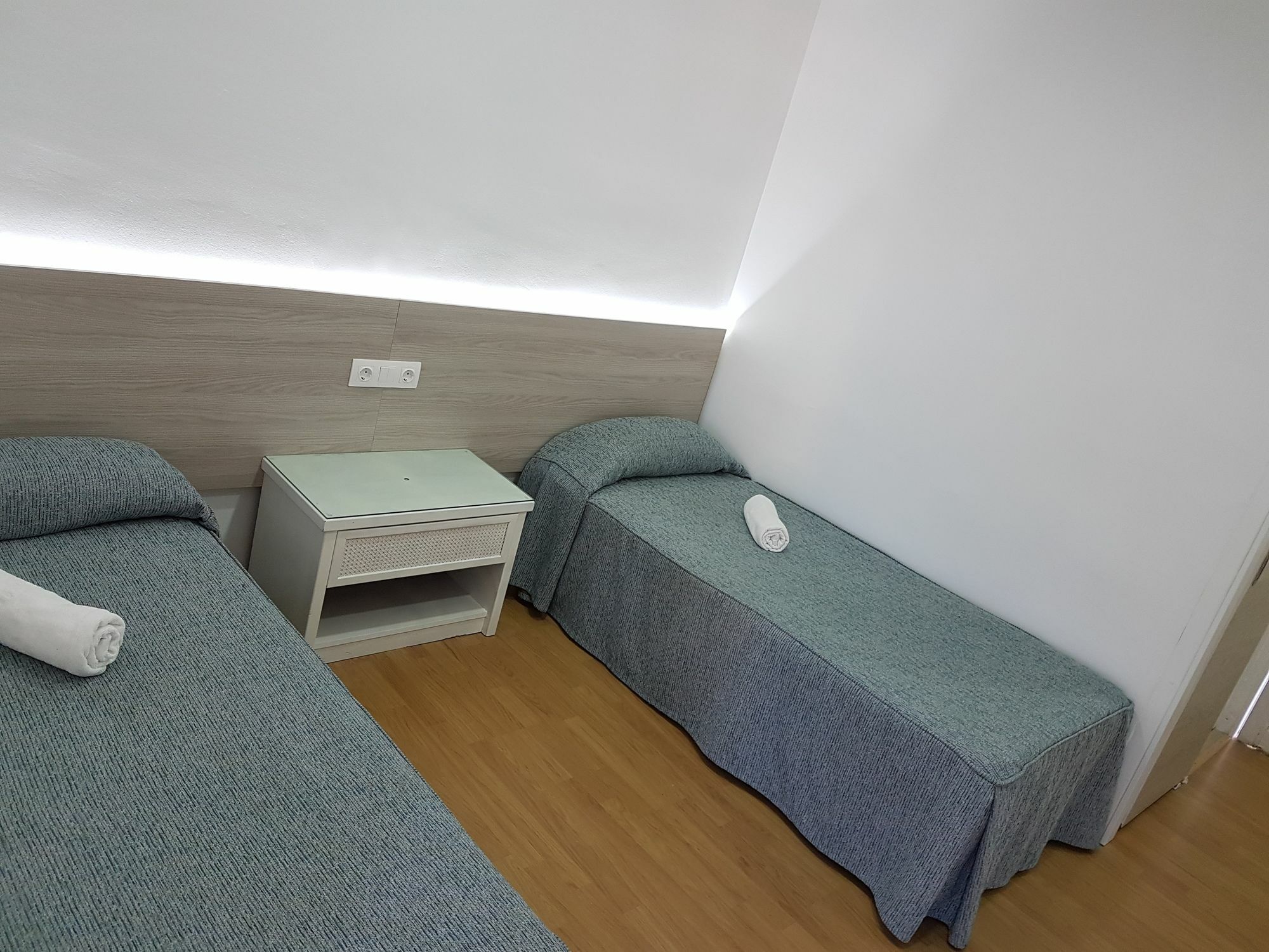Hostal Montsant Salou Exterior photo